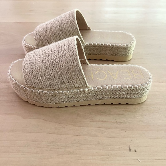 Matisse Shoes - Matisse Beige Woven Slide Sandals